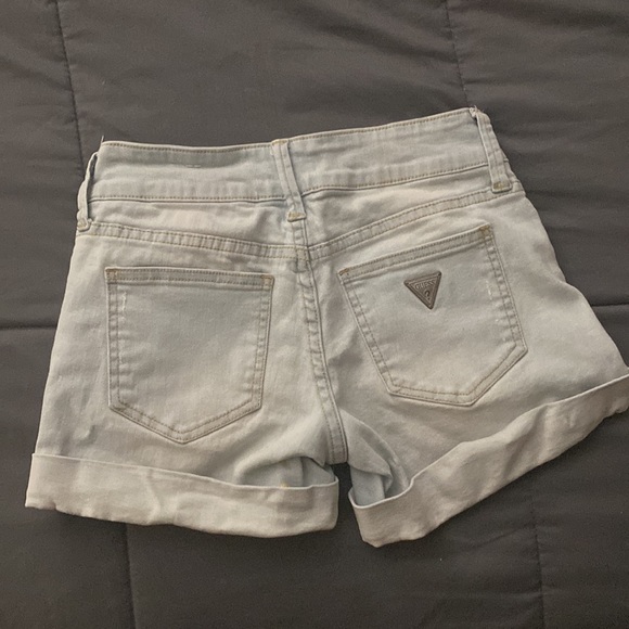 Guess shorts - Picture 2 of 3